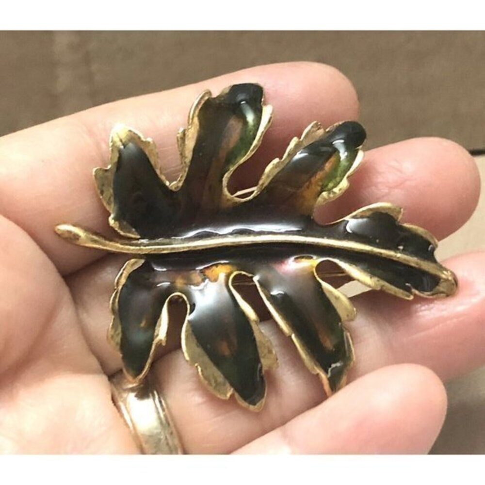 Vintage Maple Leaf Brooch Pin Figural Leaf